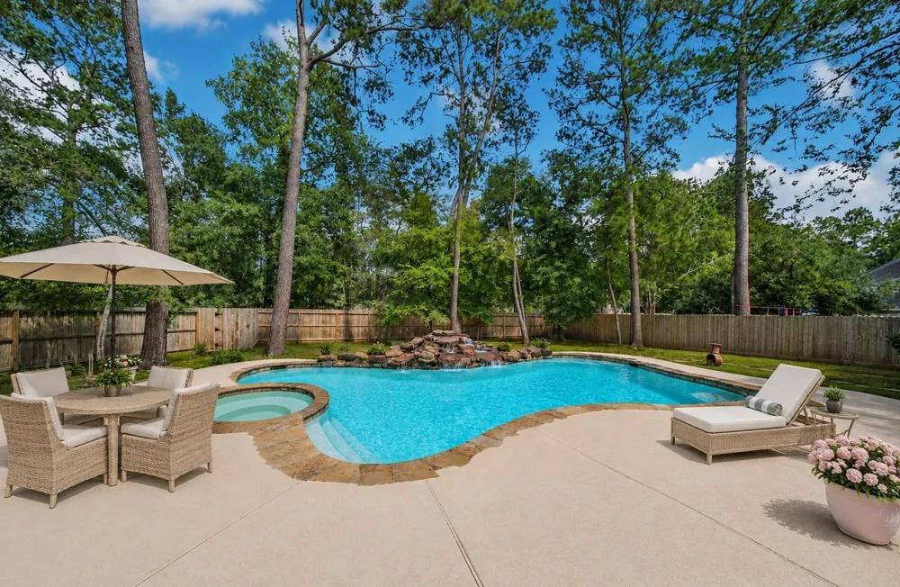 25 Cascade Springs Place The Woodlands, TX 77381