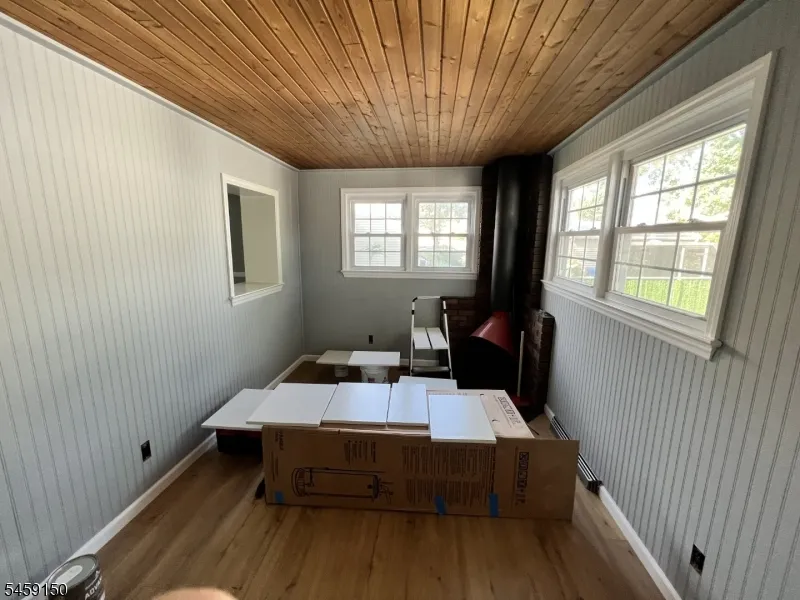 60 Commercial Ave #A Unit A Woodbridge, NJ 07001