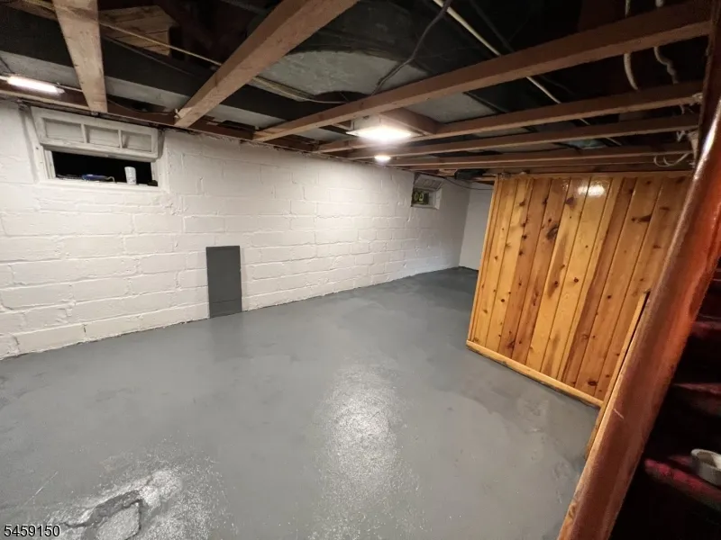 60 Commercial Ave #A Unit A Woodbridge, NJ 07001