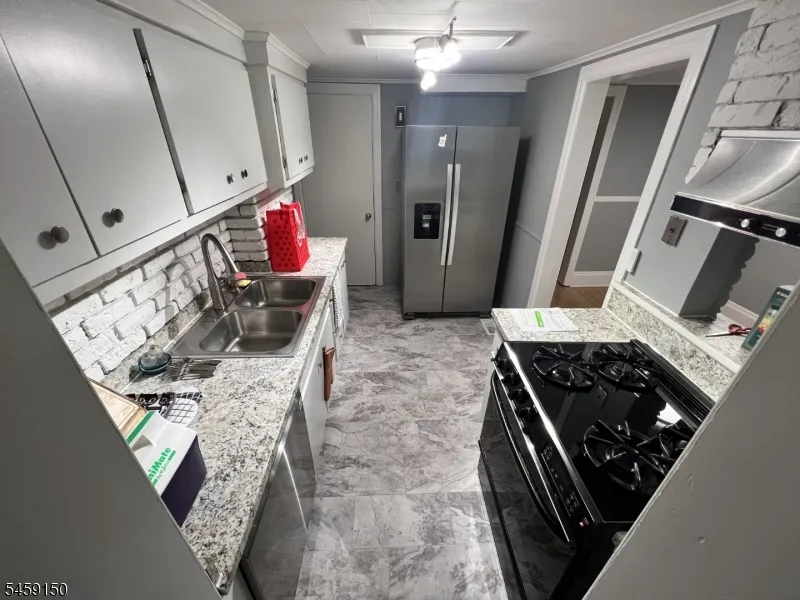 60 Commercial Ave #A Unit A Woodbridge, NJ 07001