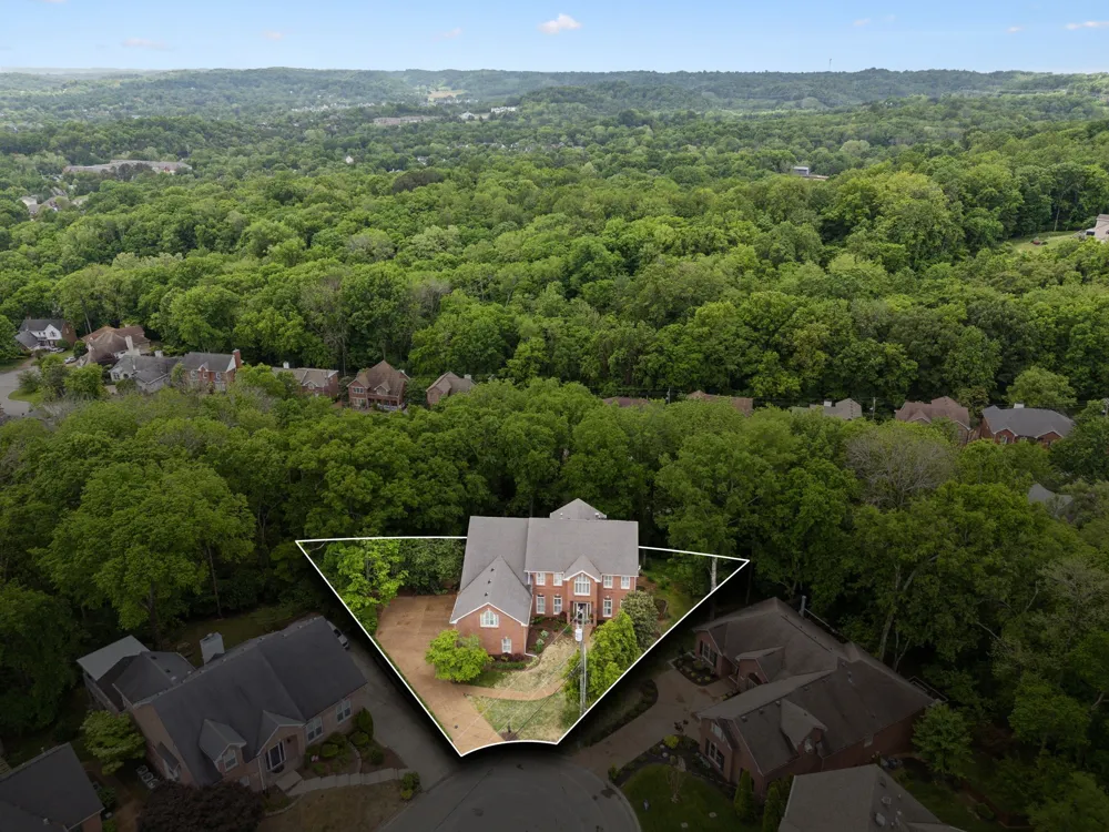 6781 Autumnwood Dr Nashville, TN 37221