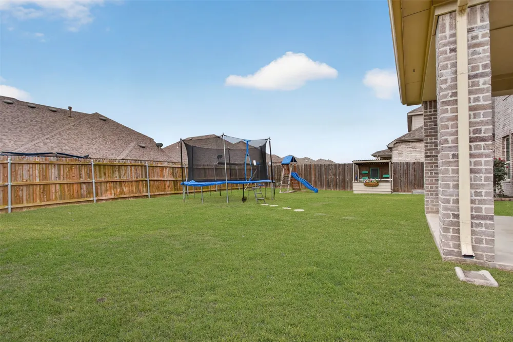 1637 Pike Drive Forney, TX 75126