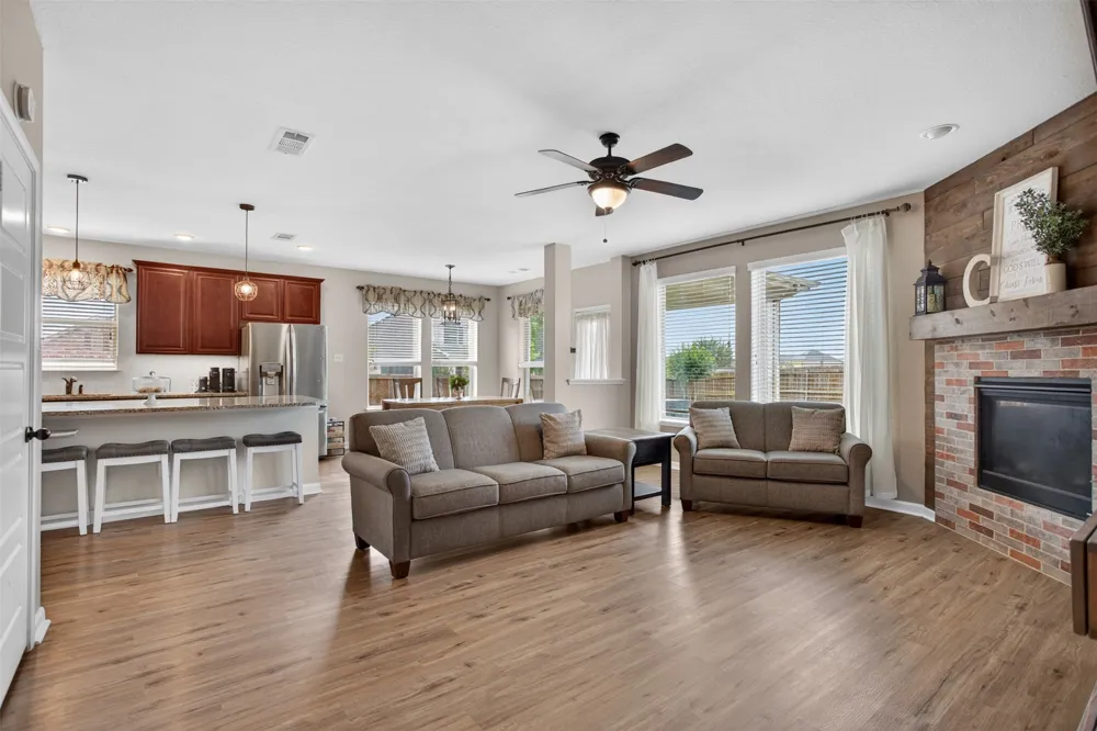 1637 Pike Drive Forney, TX 75126