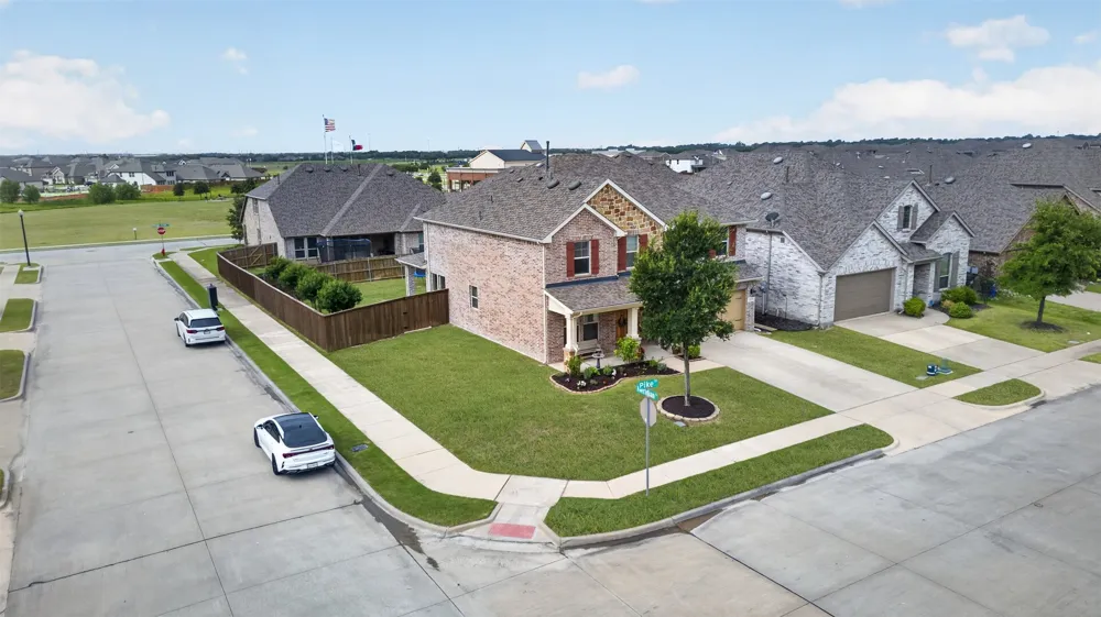 1637 Pike Drive Forney, TX 75126