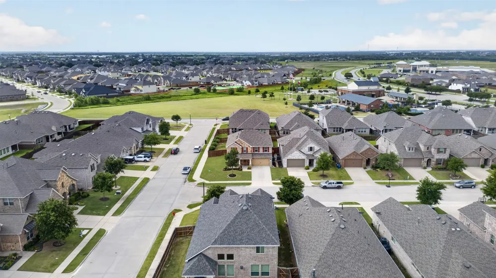 1637 Pike Drive Forney, TX 75126