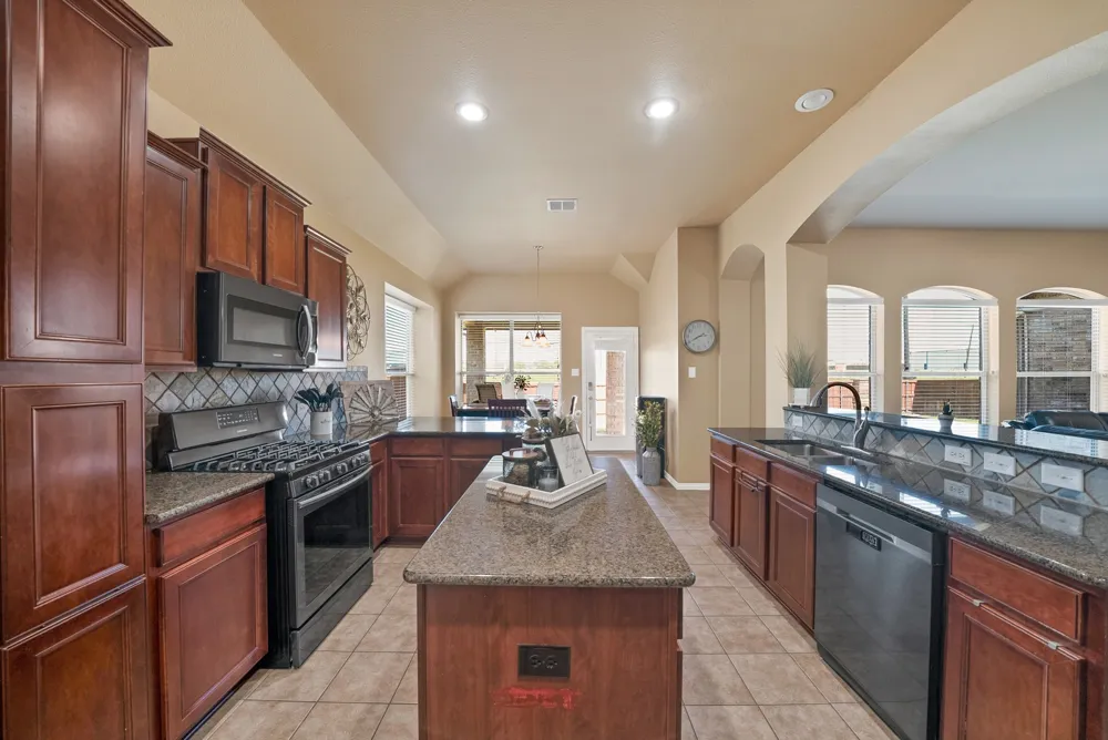 917 White Porch Avenue Forney, TX 75126