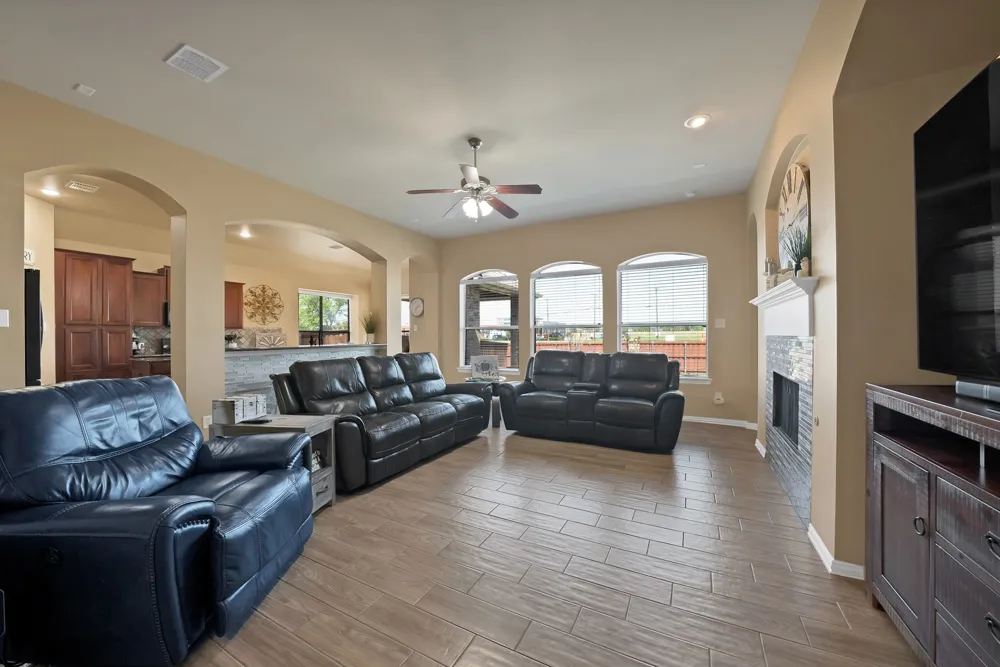 917 White Porch Avenue Forney, TX 75126