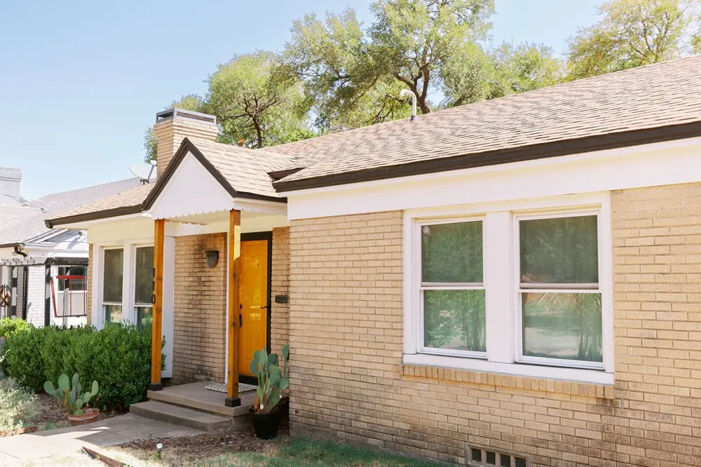 110 Briscoe Boulevard Dallas, TX 75211
