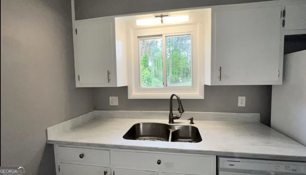 2894 Barry AVE SE Smyrna, GA 30082