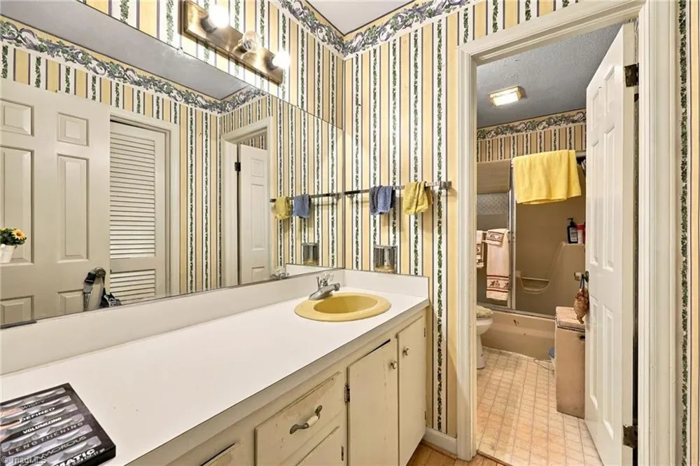 505 Kinard Drive Winston-Salem, NC 27101