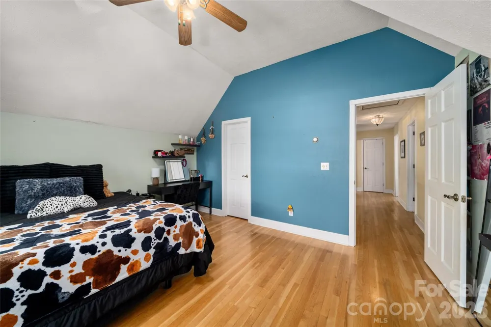 22 Dogwood Circle Burnsville, NC 28714