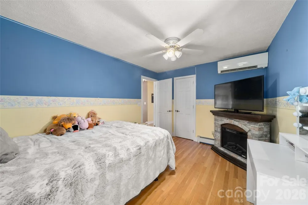 22 Dogwood Circle Burnsville, NC 28714