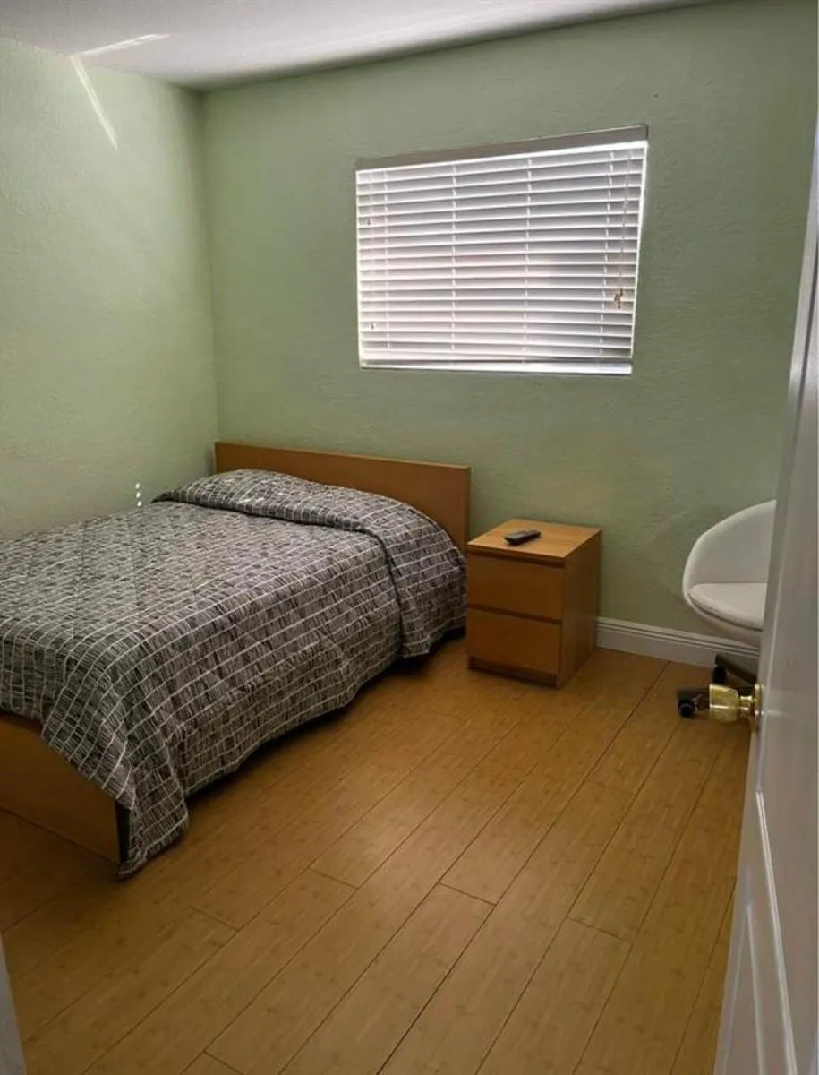 110 SE 2ND STREET #303 Hallandale Beach, FL 33009