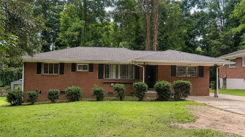 2718 SW Connally Drive Atlanta, GA 30311