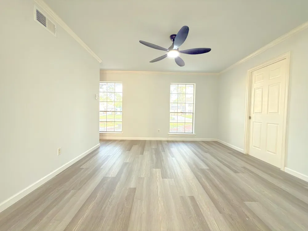 5926 Queensgate Drive Houston, TX 77066
