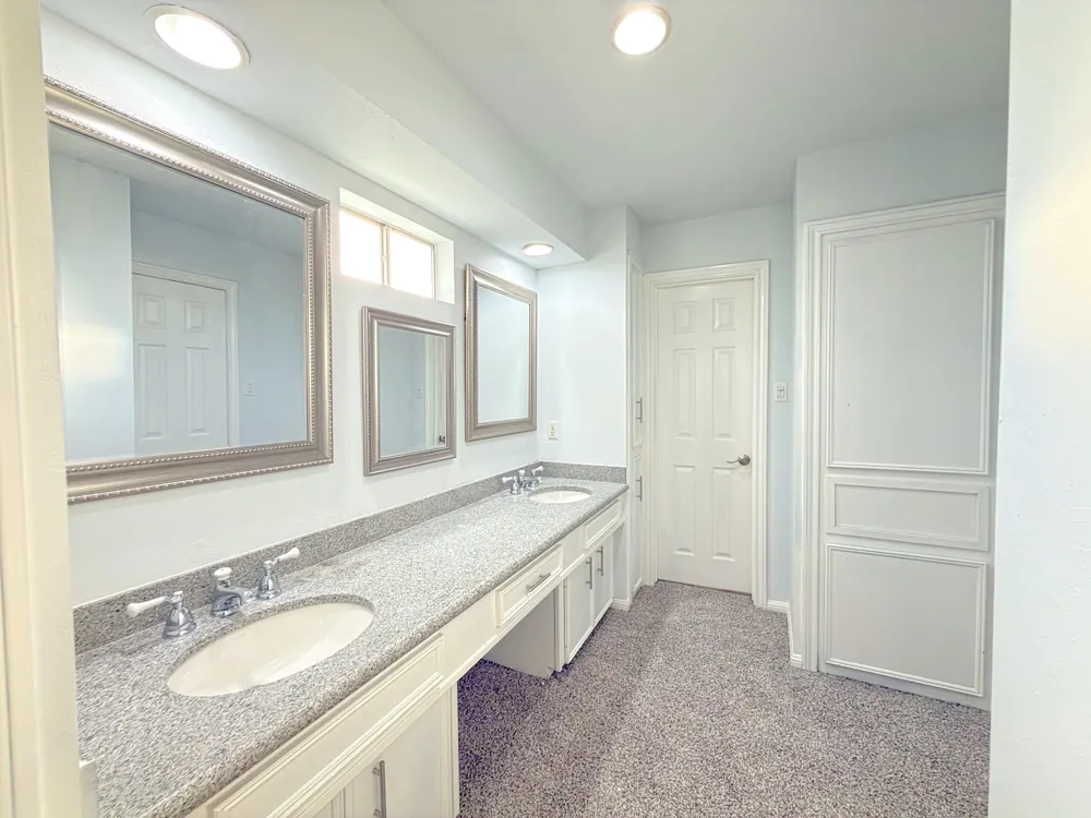 5926 Queensgate Drive Houston, TX 77066