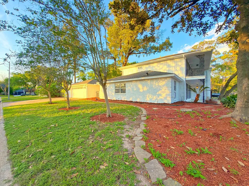5926 Queensgate Drive Houston, TX 77066