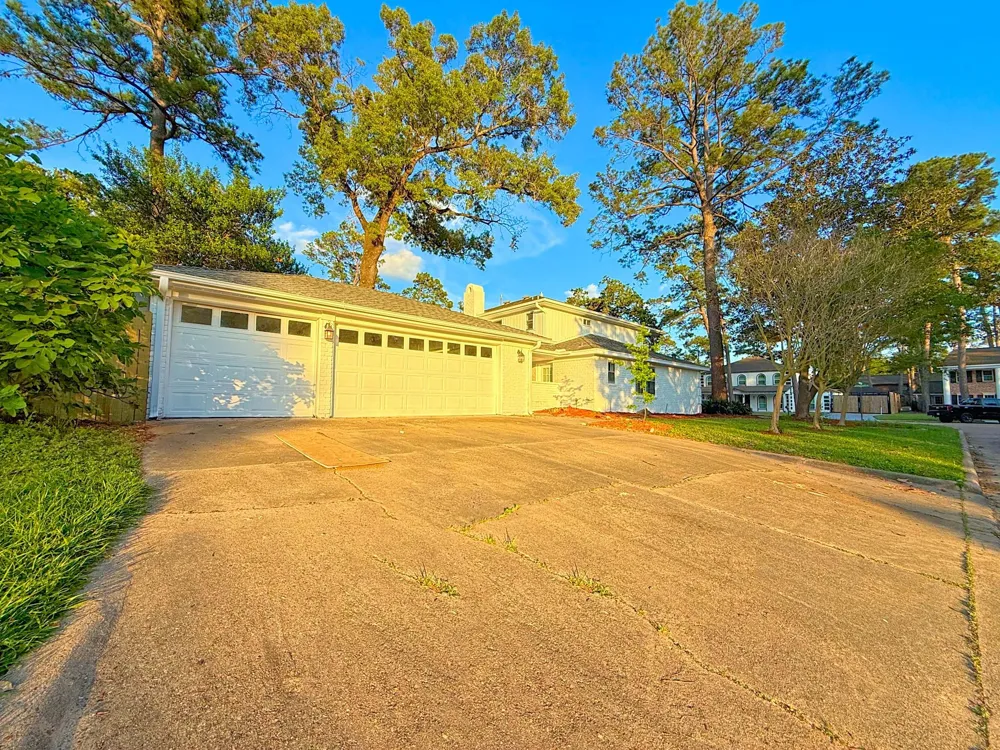 5926 Queensgate Drive Houston, TX 77066