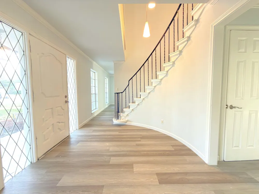 5926 Queensgate Drive Houston, TX 77066