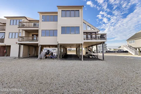 1153 Radio Road