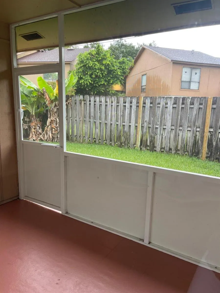 8615 Satalite Terrace Lake Park, FL 33403
