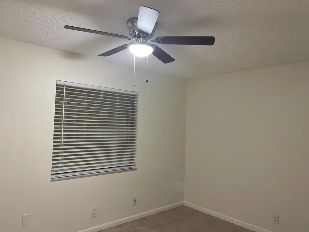 8615 Satalite Terrace Lake Park, FL 33403