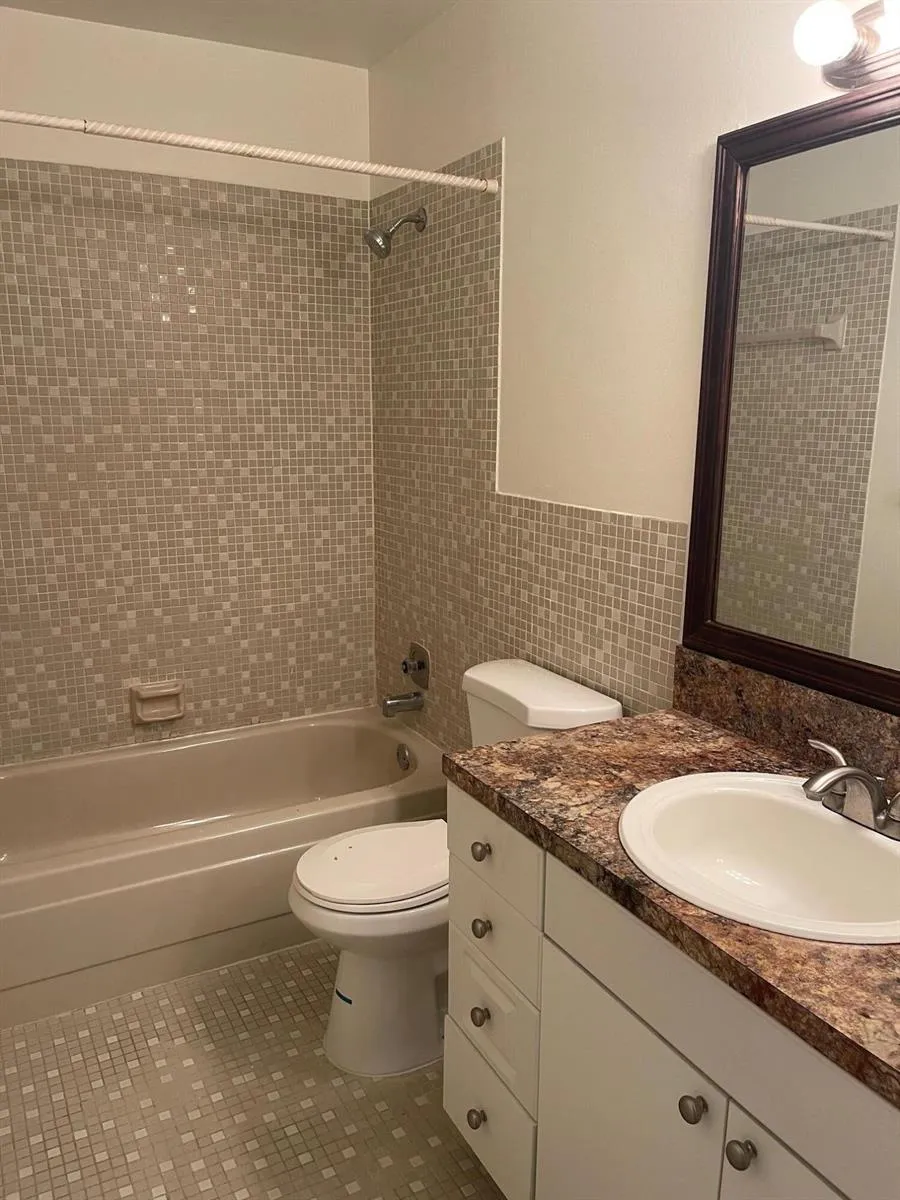 8615 Satalite Terrace Lake Park, FL 33403
