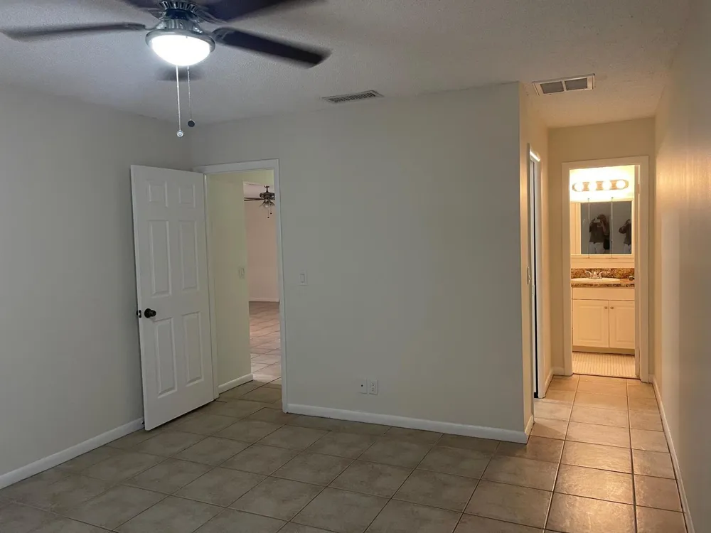 8615 Satalite Terrace Lake Park, FL 33403