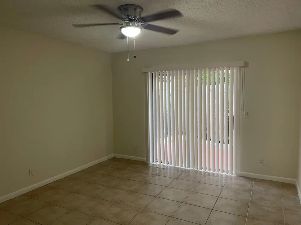 8615 Satalite Terrace Lake Park, FL 33403