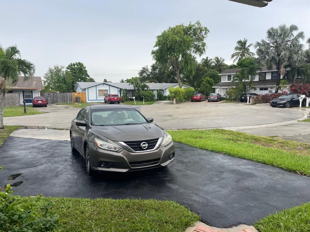 8615 Satalite Terrace Lake Park, FL 33403