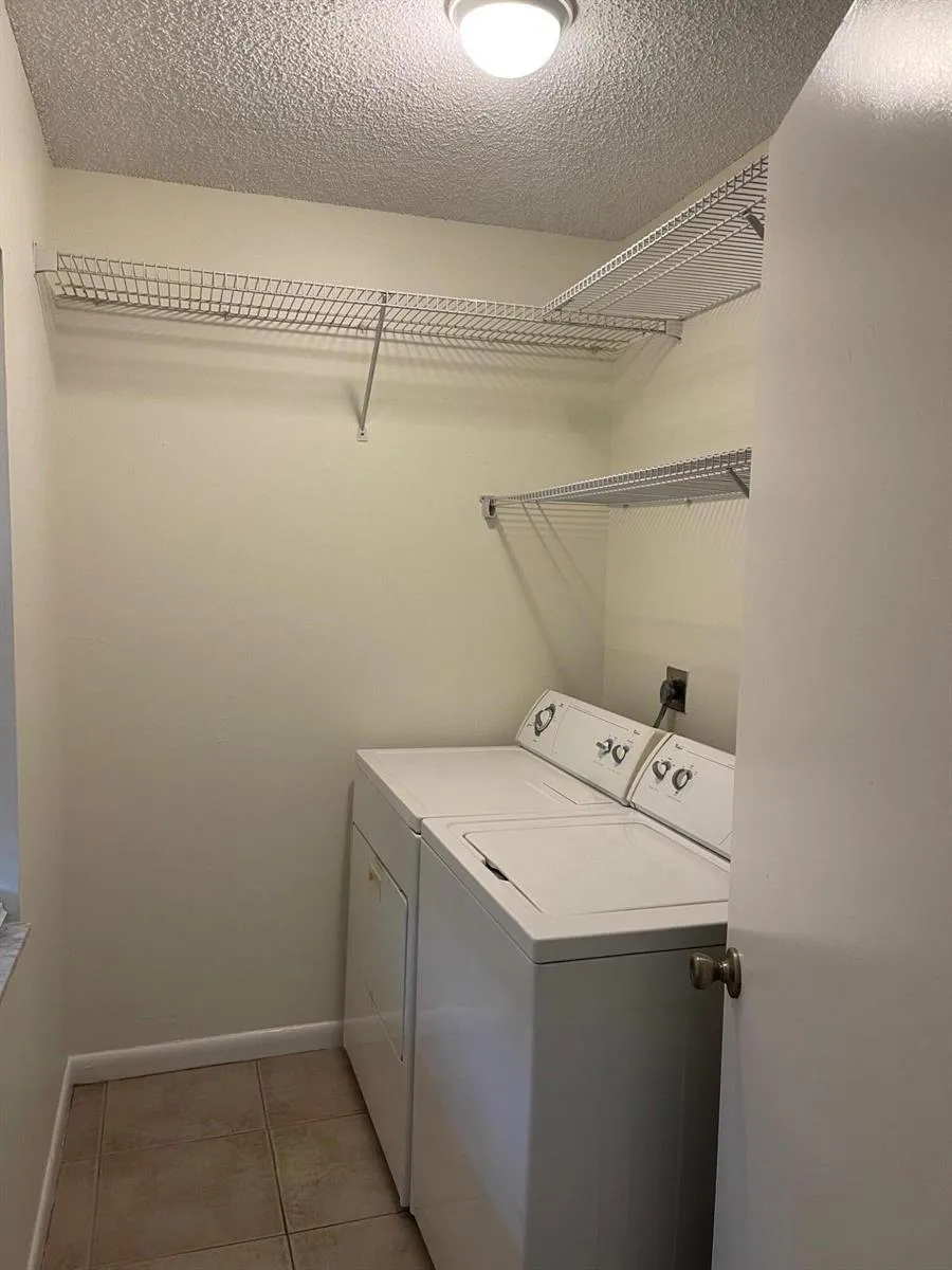 8615 Satalite Terrace Lake Park, FL 33403
