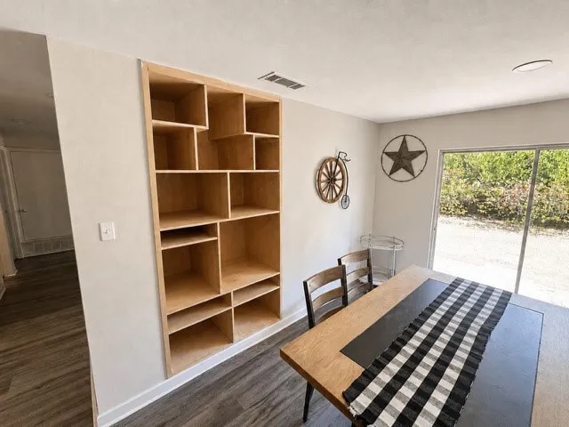1300 Timberlake Circle Richardson, TX 75080