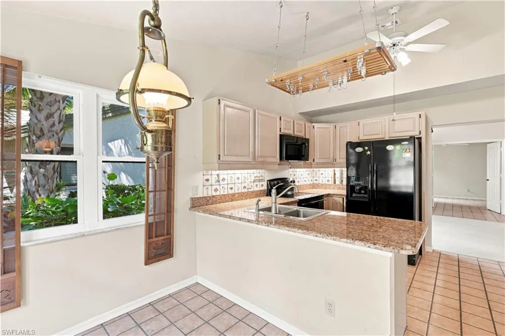 27067 Kindlewood Lane Bonita Springs, FL 34134