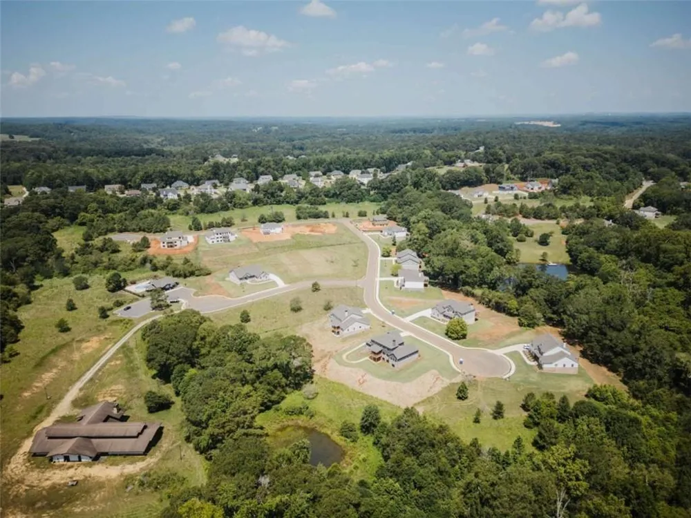 438 Races Road Hoschton, GA 30548