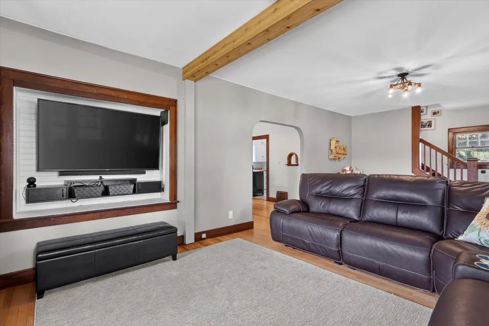 442 Riverview Drive Plainwell, MI 49080