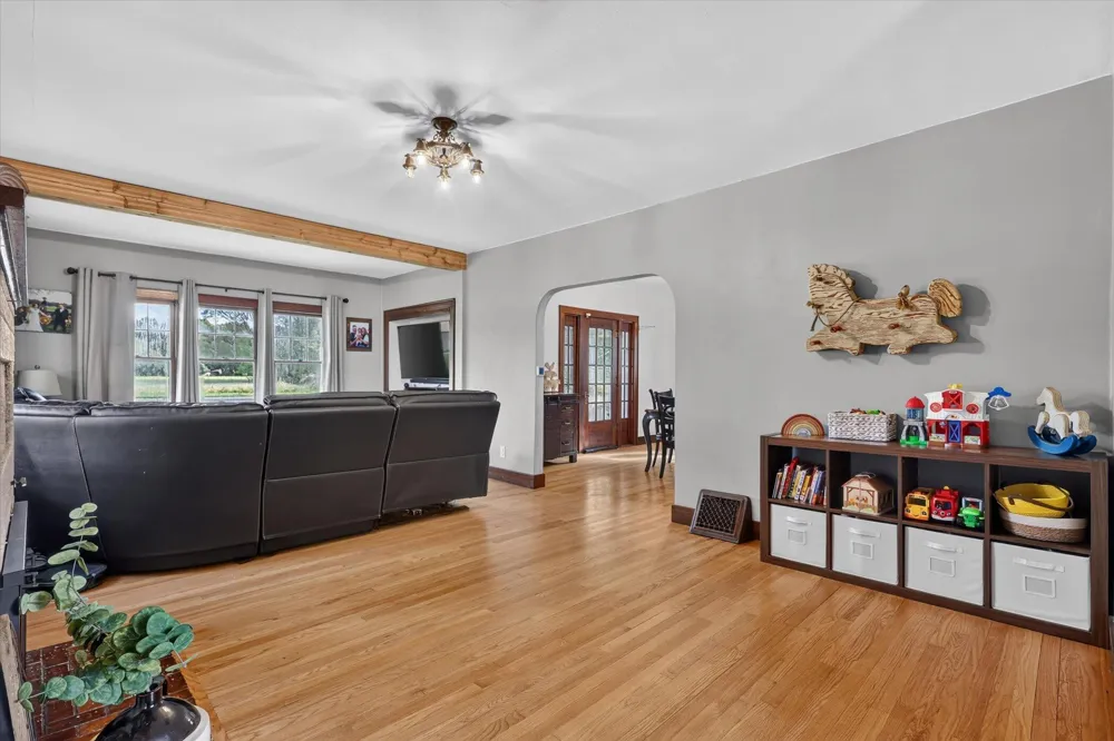 442 Riverview Drive Plainwell, MI 49080