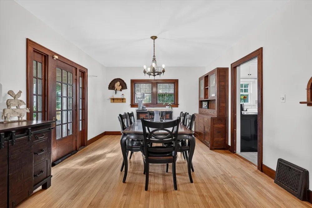 442 Riverview Drive Plainwell, MI 49080