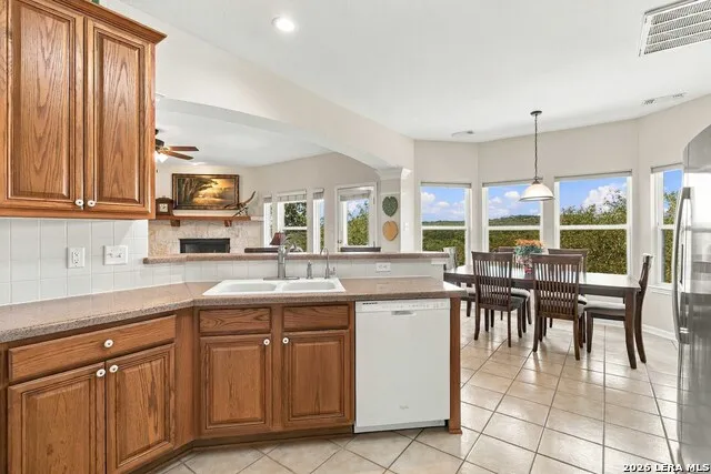 410 County Road 2748 Mico, TX 78056