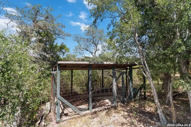 410 County Road 2748 Mico, TX 78056