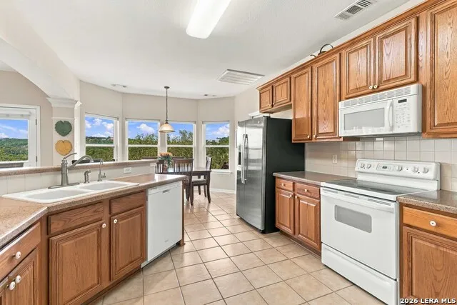 410 County Road 2748 Mico, TX 78056