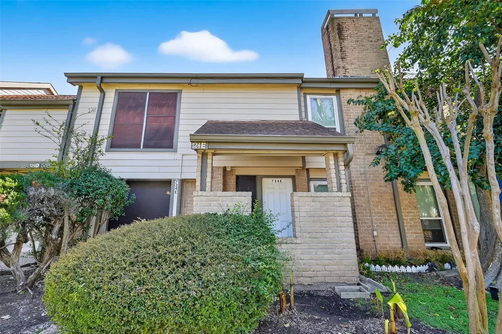 724 Country Place Drive #E Houston, TX 77079
