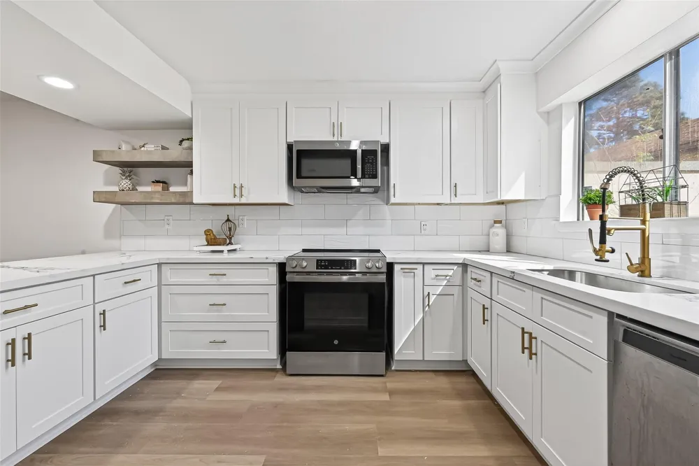 724 Country Place Drive #E Houston, TX 77079