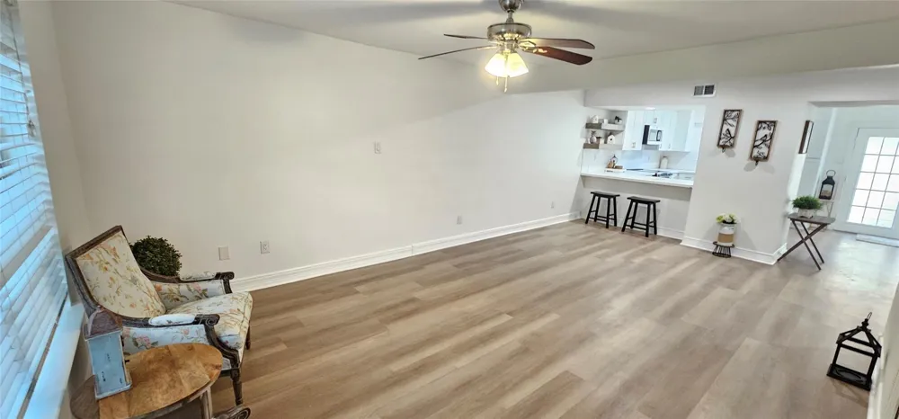 724 Country Place Drive #E Houston, TX 77079