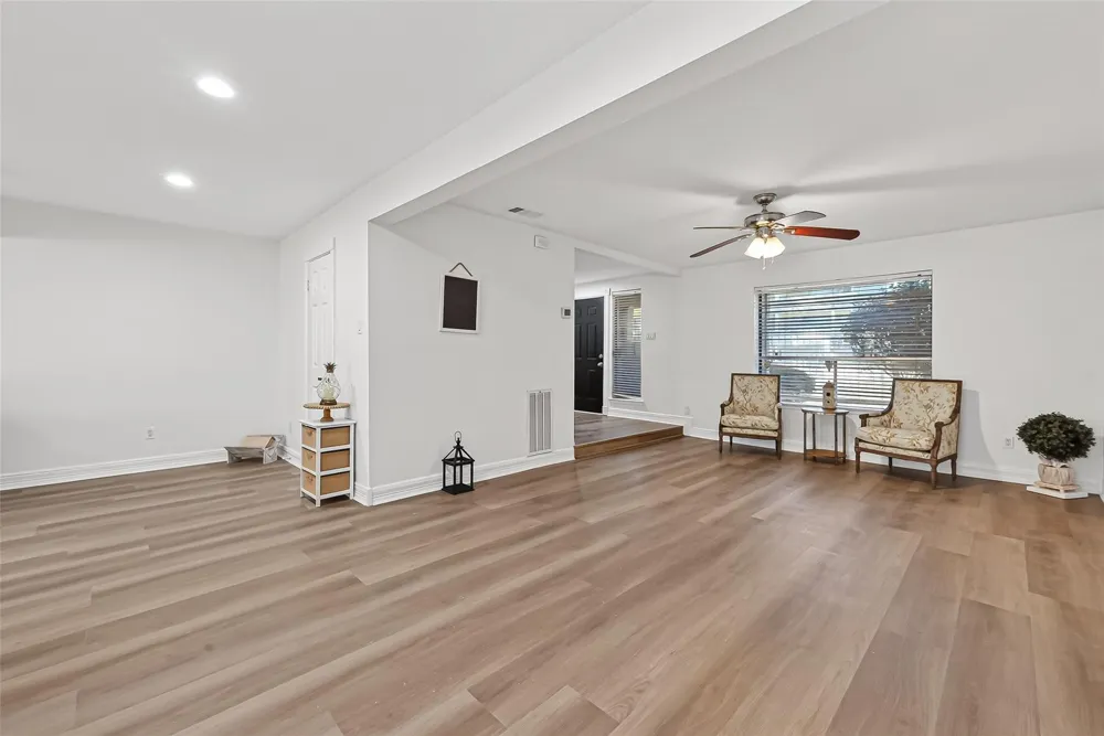 724 Country Place Drive #E Houston, TX 77079