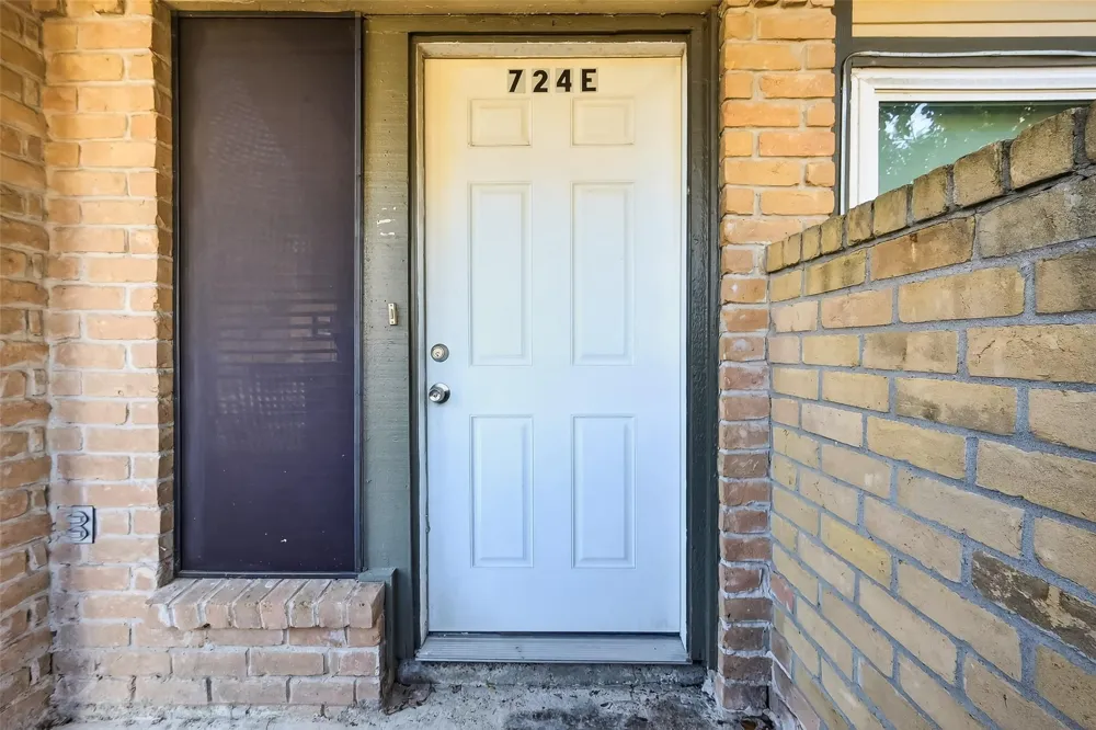 724 Country Place Drive #E Houston, TX 77079
