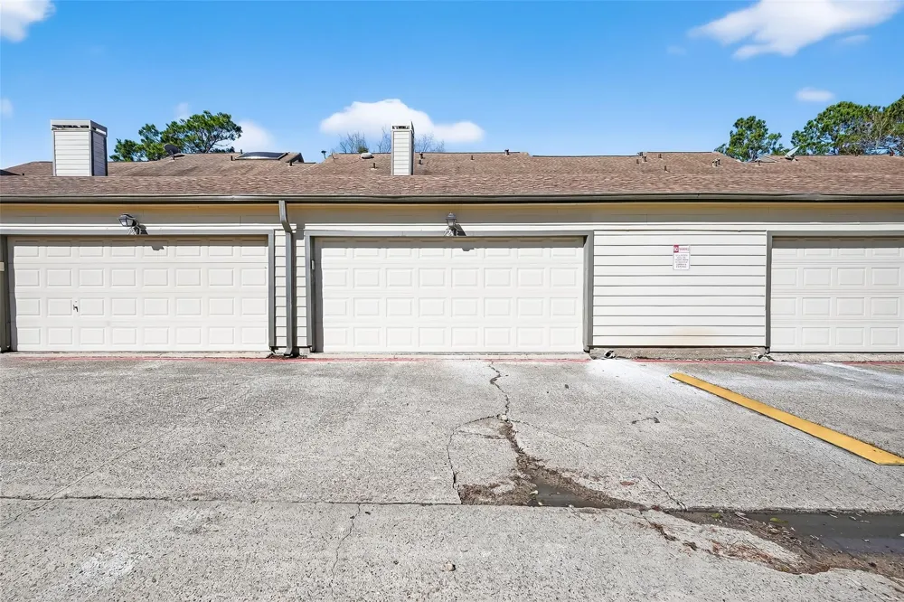 724 Country Place Drive #E Houston, TX 77079