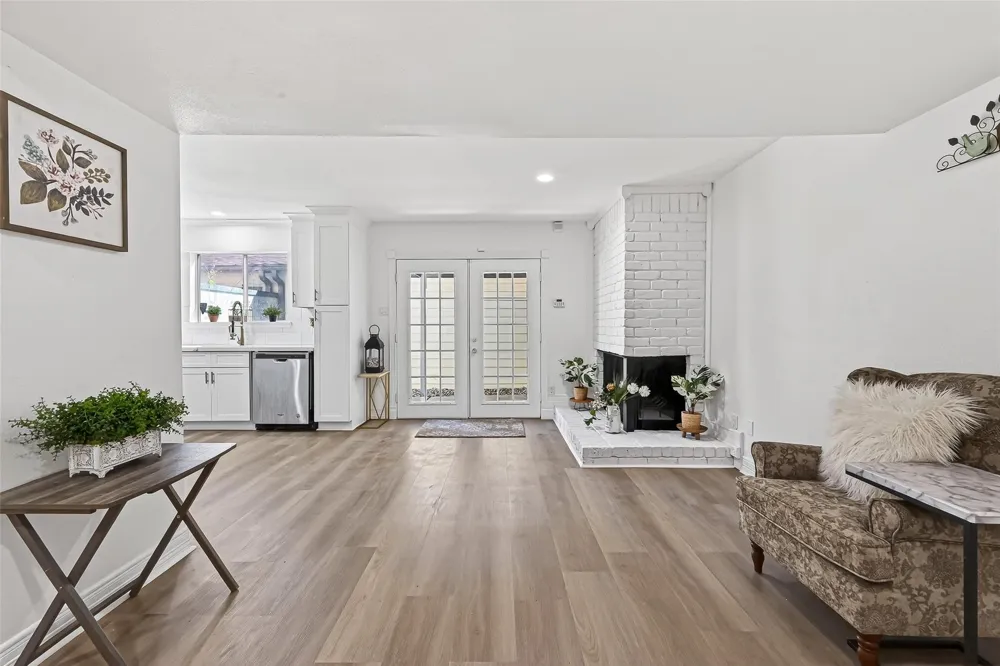 724 Country Place Drive #E Houston, TX 77079