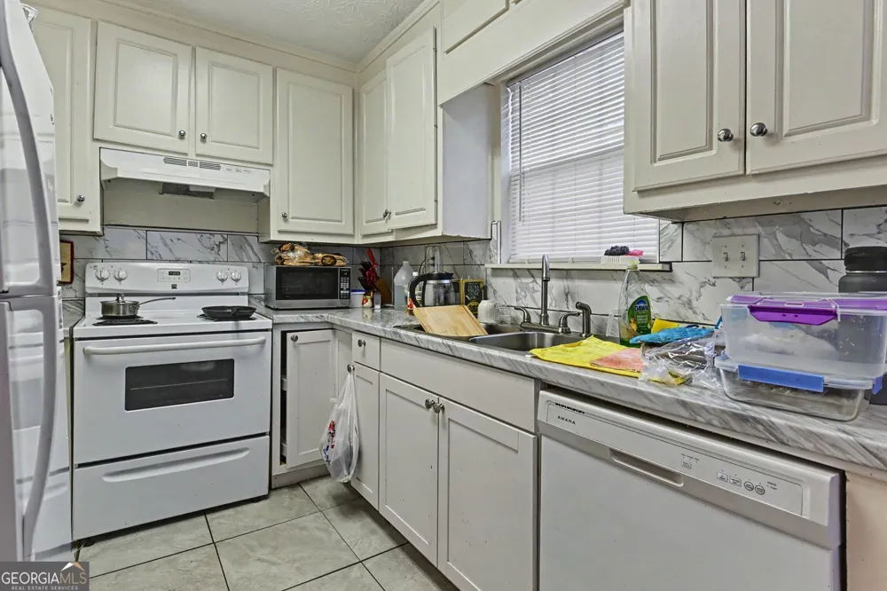 415 Thomas Jefferson DR Stone Mountain, GA 30083
