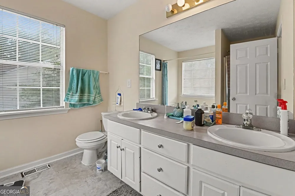 415 Thomas Jefferson DR Stone Mountain, GA 30083