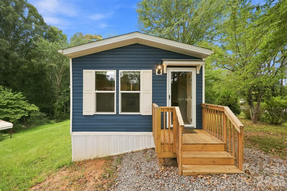 146 & 148 Bradshaw Circle Candler, NC 28715